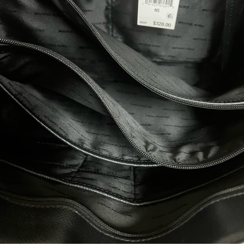 Michael Kors Limited Edition Voyager Love Tote Bag Black Stud Large Purse NWT - Picture 16 of 16